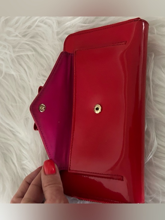 Tory Burch Red Patent Leather Bow Wallet Zip Around Clutch Gold Logo Designer - Picture 8 of 8